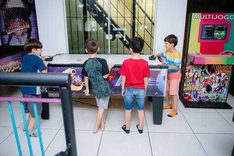 Smash the cake volta redonda barra mansa Fotografia Fotografo Festa Infantil 1 ano 1 aninho mamae papai ensaio aniversario  pik nik piknik festa salao'