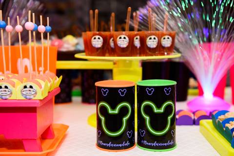 Smash the cake volta redonda barra mansa Fotografia Fotografo Festa Infantil 1 ano 1 aninho mamae papai ensaio aniversario  caramelada festa salao'