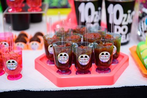 Smash the cake volta redonda barra mansa Fotografia Fotografo Festa Infantil 1 ano 1 aninho mamae papai ensaio aniversario  caramelada festa salao'