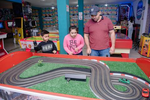 Smash the cake volta redonda barra mansa Fotografia Fotografo Festa Infantil 1 ano 1 aninho mamae papai ensaio aniversario  caramelada festa salao'