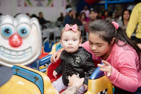 Smash the cake volta redonda barra mansa Fotografia Fotografo Festa Infantil 1 ano 1 aninho mamae papai ensaio aniversario  caramelada festa salao'