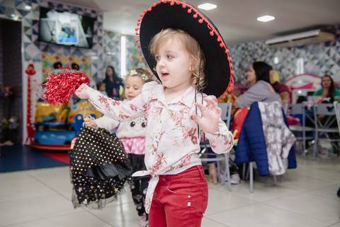 Smash the cake volta redonda barra mansa Fotografia Fotografo Festa Infantil 1 ano 1 aninho mamae papai ensaio aniversario  caramelada festa salao'