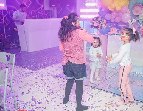 Smash the cake volta redonda barra mansa Fotografia Fotografo Festa Infantil 1 ano 1 aninho mamae papai ensaio aniversario  caramelada festa salao'