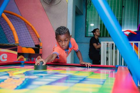 Smash the cake volta redonda barra mansa Fotografia Fotografo Festa Infantil 1 ano 1 aninho mamae papai ensaio aniversario  tictac festa salao'