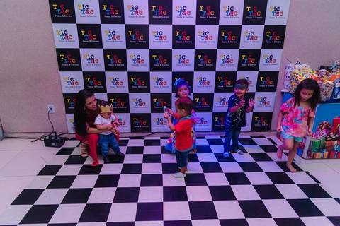 Smash the cake volta redonda barra mansa Fotografia Fotografo Festa Infantil 1 ano 1 aninho mamae papai ensaio aniversario  tictac festa salao'