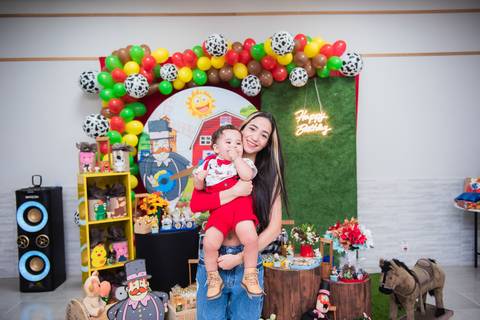 Smash the cake volta redonda barra mansa Fotografia Fotografo Festa Infantil 1 ano 1 aninho mamae papai ensaio aniversario  SW Espaço de Festas e Eventos  festa salao'