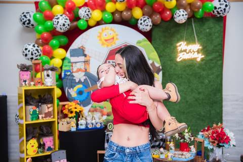 Smash the cake volta redonda barra mansa Fotografia Fotografo Festa Infantil 1 ano 1 aninho mamae papai ensaio aniversario  SW Espaço de Festas e Eventos  festa salao'