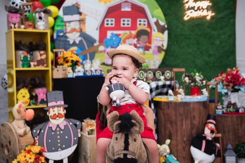 Smash the cake volta redonda barra mansa Fotografia Fotografo Festa Infantil 1 ano 1 aninho mamae papai ensaio aniversario  SW Espaço de Festas e Eventos  festa salao'