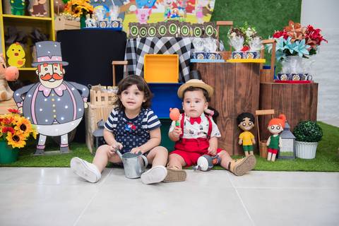 Smash the cake volta redonda barra mansa Fotografia Fotografo Festa Infantil 1 ano 1 aninho mamae papai ensaio aniversario  SW Espaço de Festas e Eventos  festa salao'