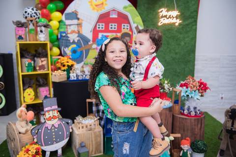 Smash the cake volta redonda barra mansa Fotografia Fotografo Festa Infantil 1 ano 1 aninho mamae papai ensaio aniversario  SW Espaço de Festas e Eventos  festa salao'