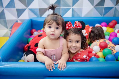 Smash the cake volta redonda barra mansa Fotografia Fotografo Festa Infantil 1 ano 1 aninho mamae papai ensaio aniversario  caramelada festa salao'