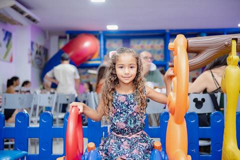 Smash the cake volta redonda barra mansa Fotografia Fotografo Festa Infantil 1 ano 1 aninho mamae papai ensaio aniversario  caramelada festa salao'