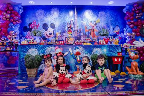 Smash the cake volta redonda barra mansa Fotografia Fotografo Festa Infantil 1 ano 1 aninho mamae papai ensaio aniversario  caramelada festa salao'