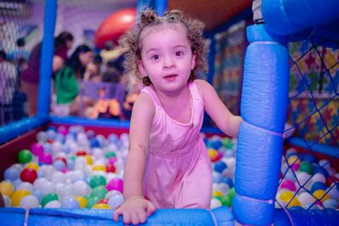 Smash the cake volta redonda barra mansa Fotografia Fotografo Festa Infantil 1 ano 1 aninho mamae papai ensaio aniversario  caramelada festa salao'