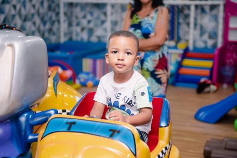Smash the cake volta redonda barra mansa Fotografia Fotografo Festa Infantil 1 ano 1 aninho mamae papai ensaio aniversario  caramelada festa salao'