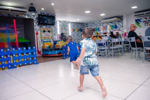 Smash the cake volta redonda barra mansa Fotografia Fotografo Festa Infantil 1 ano 1 aninho mamae papai ensaio aniversario  caramelada festa salao'