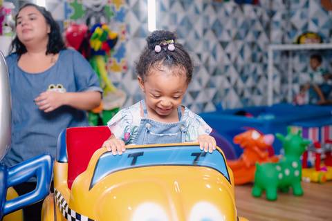 Smash the cake volta redonda barra mansa Fotografia Fotografo Festa Infantil 1 ano 1 aninho mamae papai ensaio aniversario  caramelada festa salao'