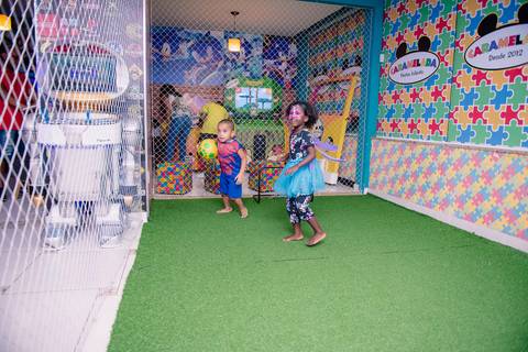 Smash the cake volta redonda barra mansa Fotografia Fotografo Festa Infantil 1 ano 1 aninho mamae papai ensaio aniversario  caramelada festa salao'