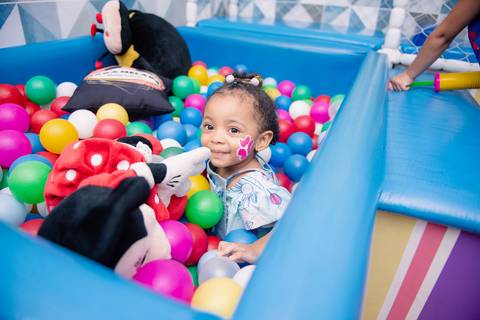Smash the cake volta redonda barra mansa Fotografia Fotografo Festa Infantil 1 ano 1 aninho mamae papai ensaio aniversario  caramelada festa salao'