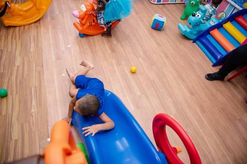 Smash the cake volta redonda barra mansa Fotografia Fotografo Festa Infantil 1 ano 1 aninho mamae papai ensaio aniversario  caramelada festa salao'