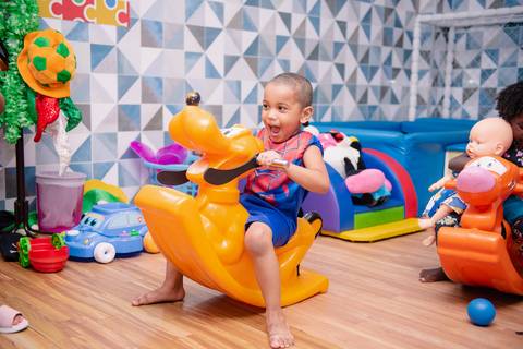 Smash the cake volta redonda barra mansa Fotografia Fotografo Festa Infantil 1 ano 1 aninho mamae papai ensaio aniversario  caramelada festa salao'