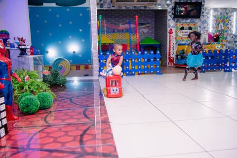 Smash the cake volta redonda barra mansa Fotografia Fotografo Festa Infantil 1 ano 1 aninho mamae papai ensaio aniversario  caramelada festa salao'