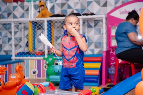 Smash the cake volta redonda barra mansa Fotografia Fotografo Festa Infantil 1 ano 1 aninho mamae papai ensaio aniversario  caramelada festa salao'