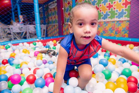 Smash the cake volta redonda barra mansa Fotografia Fotografo Festa Infantil 1 ano 1 aninho mamae papai ensaio aniversario  caramelada festa salao'