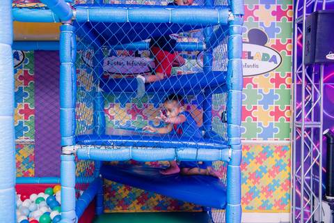 Smash the cake volta redonda barra mansa Fotografia Fotografo Festa Infantil 1 ano 1 aninho mamae papai ensaio aniversario  caramelada festa salao'