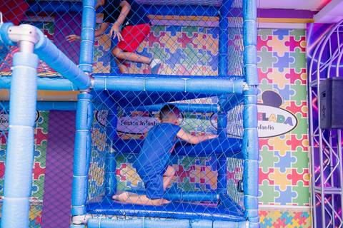 Smash the cake volta redonda barra mansa Fotografia Fotografo Festa Infantil 1 ano 1 aninho mamae papai ensaio aniversario  caramelada festa salao'