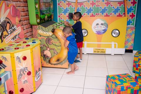 Smash the cake volta redonda barra mansa Fotografia Fotografo Festa Infantil 1 ano 1 aninho mamae papai ensaio aniversario  caramelada festa salao'