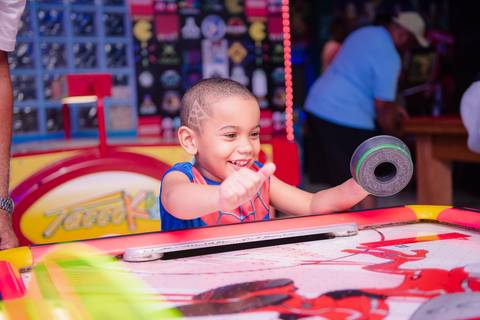 Smash the cake volta redonda barra mansa Fotografia Fotografo Festa Infantil 1 ano 1 aninho mamae papai ensaio aniversario  caramelada festa salao'