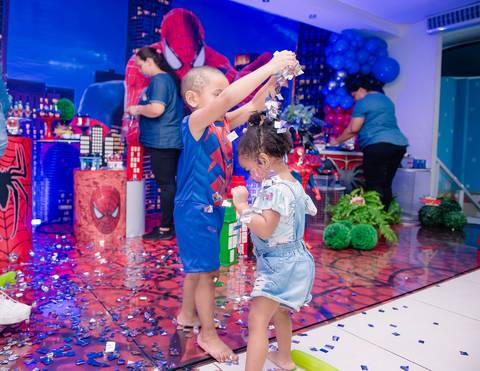 Smash the cake volta redonda barra mansa Fotografia Fotografo Festa Infantil 1 ano 1 aninho mamae papai ensaio aniversario  caramelada festa salao'
