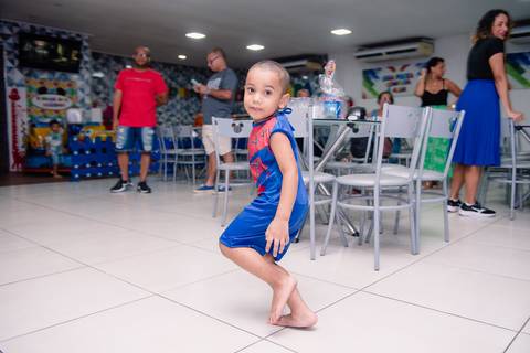 Smash the cake volta redonda barra mansa Fotografia Fotografo Festa Infantil 1 ano 1 aninho mamae papai ensaio aniversario  caramelada festa salao'
