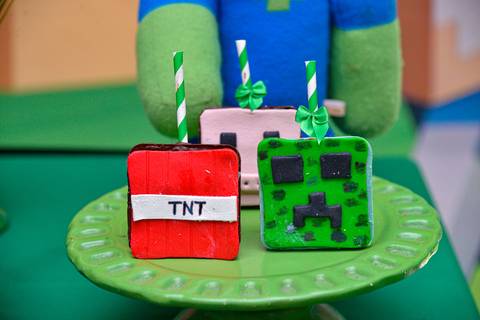 Smash the cake volta redonda barra mansa Fotografia Fotografo Festa Infantil 1 ano 1 aninho mamae papai ensaio aniversario  tictac festa salao'