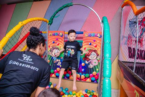 Smash the cake volta redonda barra mansa Fotografia Fotografo Festa Infantil 1 ano 1 aninho mamae papai ensaio aniversario  tictac festa salao'