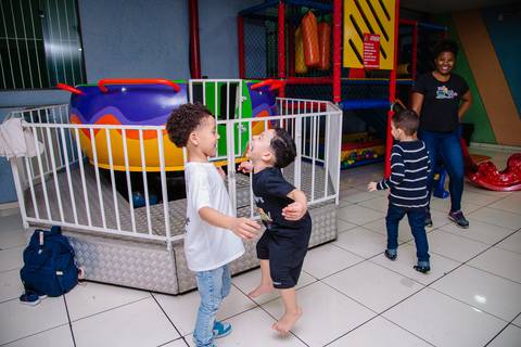 Smash the cake volta redonda barra mansa Fotografia Fotografo Festa Infantil 1 ano 1 aninho mamae papai ensaio aniversario  tictac festa salao'