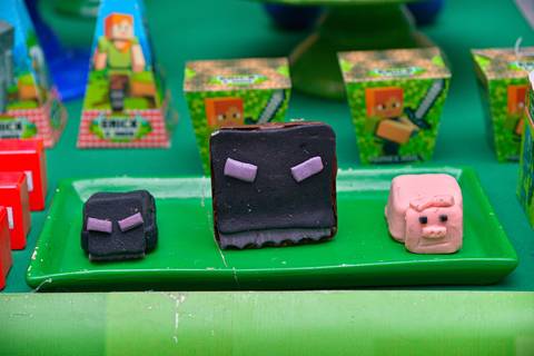 Smash the cake volta redonda barra mansa Fotografia Fotografo Festa Infantil 1 ano 1 aninho mamae papai ensaio aniversario  tictac festa salao'