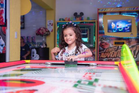Smash the cake volta redonda barra mansa Fotografia Fotografo Festa Infantil 1 ano 1 aninho mamae papai ensaio aniversario  caramelada festa salao'