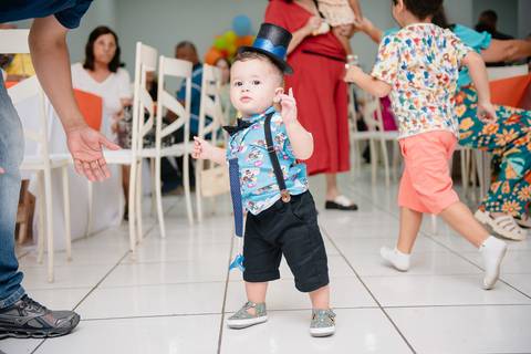 Smash the cake volta redonda barra mansa Fotografia Fotografo Festa Infantil 1 ano 1 aninho mamae papai ensaio aniversario  salao balao magico volta redonda festa salao'