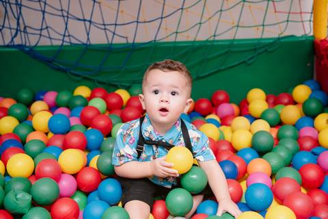 Smash the cake volta redonda barra mansa Fotografia Fotografo Festa Infantil 1 ano 1 aninho mamae papai ensaio aniversario  salao balao magico volta redonda festa salao'