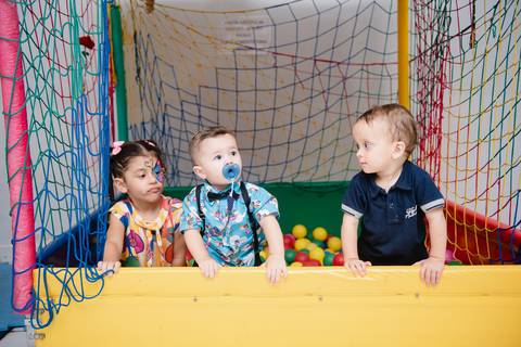 Smash the cake volta redonda barra mansa Fotografia Fotografo Festa Infantil 1 ano 1 aninho mamae papai ensaio aniversario  salao balao magico volta redonda festa salao'