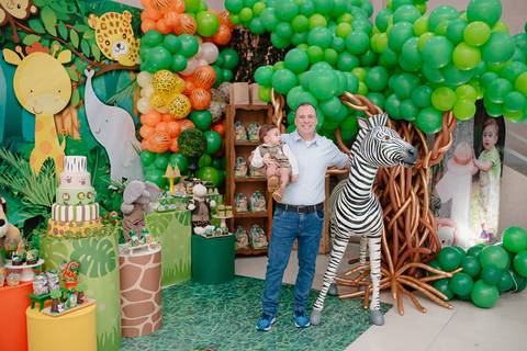 Smash the cake volta redonda barra mansa Fotografia Fotografo Festa Infantil 1 ano 1 aninho mamae papai ensaio aniversario  tictac festa salao, safari, leao, rio de janeiro'