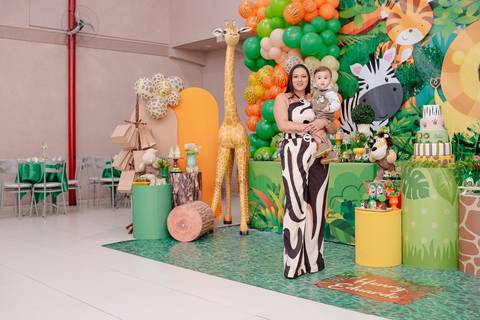 Smash the cake volta redonda barra mansa Fotografia Fotografo Festa Infantil 1 ano 1 aninho mamae papai ensaio aniversario  tictac festa salao, safari, leao, rio de janeiro'