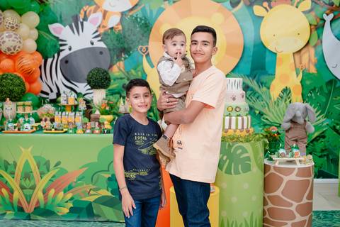 Smash the cake volta redonda barra mansa Fotografia Fotografo Festa Infantil 1 ano 1 aninho mamae papai ensaio aniversario  tictac festa salao, safari, leao, rio de janeiro'