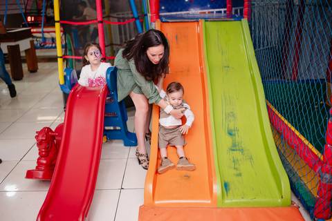Smash the cake volta redonda barra mansa Fotografia Fotografo Festa Infantil 1 ano 1 aninho mamae papai ensaio aniversario  tictac festa salao, safari, leao, rio de janeiro'