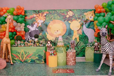 Smash the cake volta redonda barra mansa Fotografia Fotografo Festa Infantil 1 ano 1 aninho mamae papai ensaio aniversario  tictac festa salao, safari, leao, rio de janeiro'