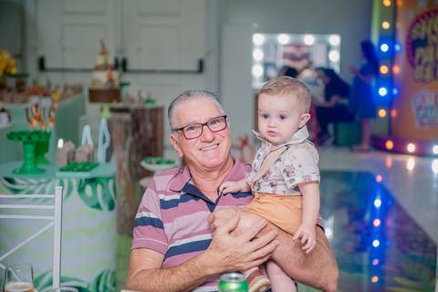 Smash the cake volta redonda barra mansa Fotografia Fotografo Festa Infantil 1 ano 1 aninho mamae papai ensaio aniversario  pula pula kids festa salao, safari, leao, rio de janeiro'