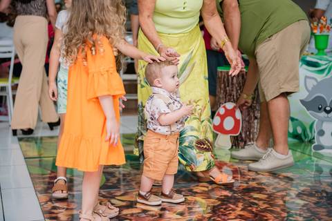 Smash the cake volta redonda barra mansa Fotografia Fotografo Festa Infantil 1 ano 1 aninho mamae papai ensaio aniversario  pula pula kids festa salao, safari, leao, rio de janeiro'