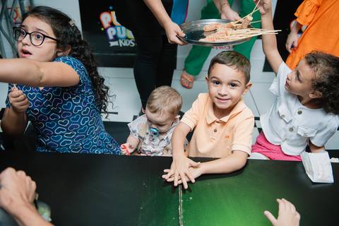 Smash the cake volta redonda barra mansa Fotografia Fotografo Festa Infantil 1 ano 1 aninho mamae papai ensaio aniversario  pula pula kids festa salao, safari, leao, rio de janeiro'